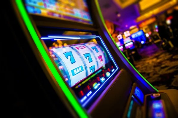 Live roulette table with dealers and players